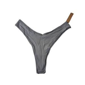 Skims V‎ cut thong panty Nwt